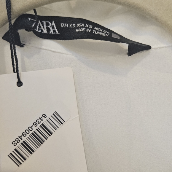 🔥NWT Zara embellished, textured, white blouse size XS - Picture 7 of 10